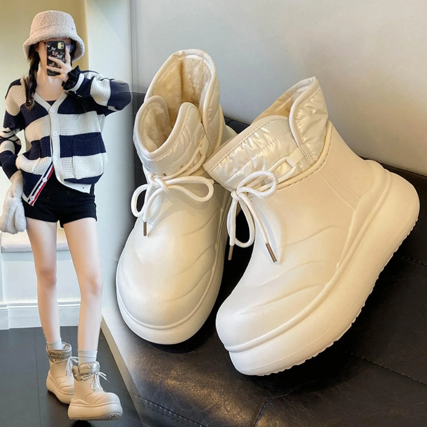Women's Winter Snow Boots Fleece Lined Thick Bottomed Warm Waterproof Non Slip Cotton Shoes Casual Style Flat Heel Rubber Sole
Women's Winter Snow Boots Fleece Lined Thick Bottomed Warm Waterproof Non Slip Cotton Shoes Casual Style Flat Heel Rubber Sole