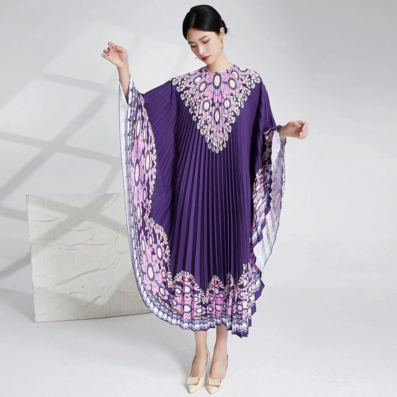 Fashion Luxury 2023 Summer New Batwing Pleated Dress For Women Gradient Loose Maxi Dress Female Festival Casual Loose Clothing
Fashion Luxury 2023 Summer New Batwing Pleated Dress For Women Gradient Loose Maxi Dress Female Festival Casual Loose Clothing
