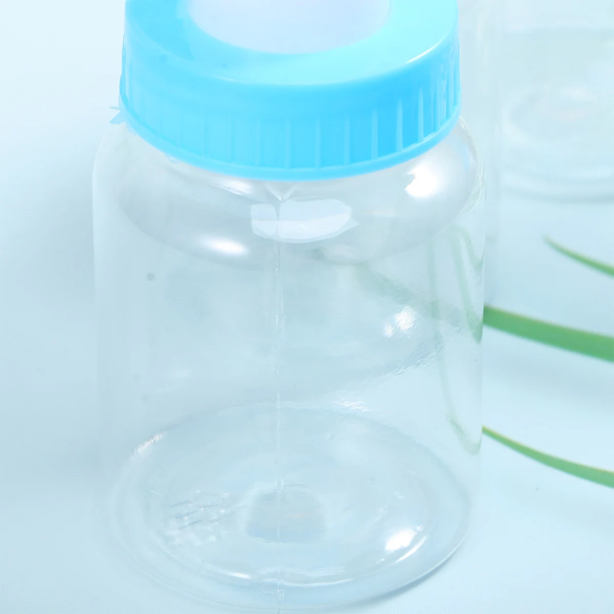 36pcs Cartoon Nursing Bottle Candy Storage Boxes Mini Milk Bottle Candy Holder Plastic Gift Boxes (Blue)
36pcs Cartoon Nursing Bottle Candy Storage Boxes Mini Milk Bottle Candy Holder Plastic Gift Boxes (Blue)