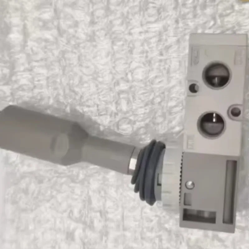 Original Genuine SMC Pneumatic Control Valve Lever Type Manual Valve VHL212W-02 Mechanical Valve
Original Genuine SMC Pneumatic Control Valve Lever Type Manual Valve VHL212W-02 Mechanical Valve