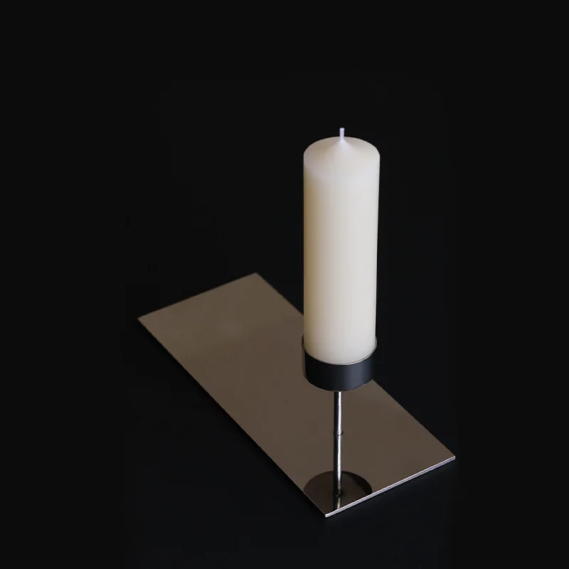 Modern light luxury creative metal candlestick ornament B & B, entrance restaurant, living room table high-end ornament
Modern light luxury creative metal candlestick ornament B & B, entrance restaurant, living room table high-end ornament