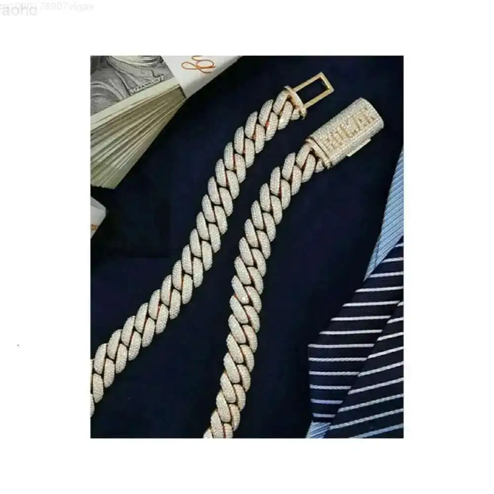 Custom Lock 16mm Miami Cuban Link Chain Vvs Moissanite Diamond Stubbed 925 Sterling Silver Rose Gold Plated 18-24
Custom Lock 16mm Miami Cuban Link Chain Vvs Moissanite Diamond Stubbed 925 Sterling Silver Rose Gold Plated 18-24