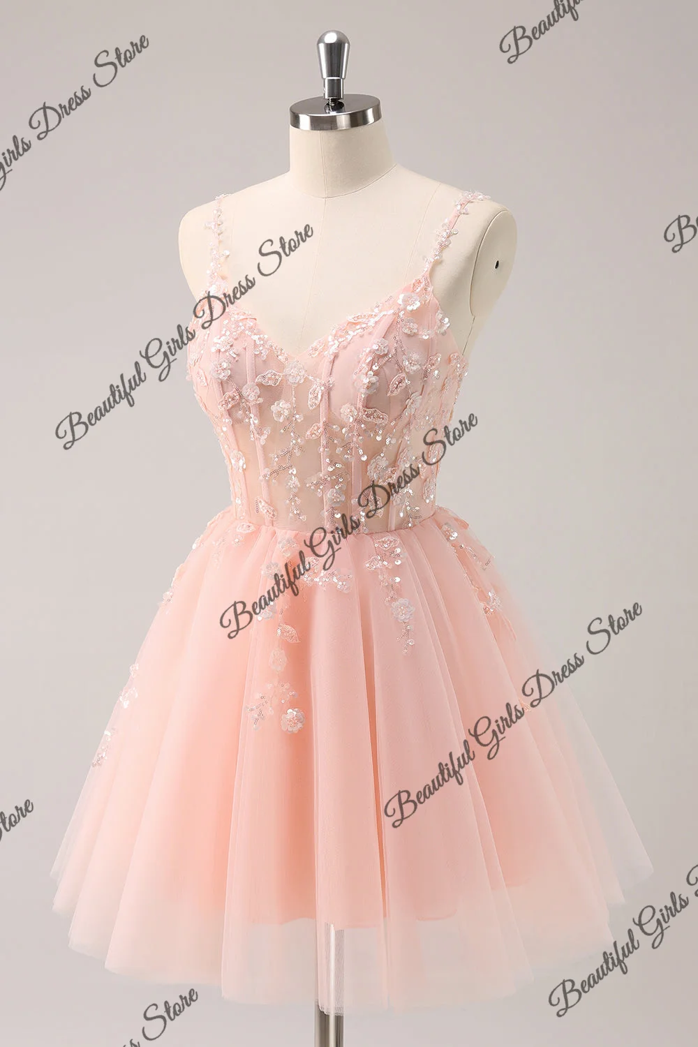 Spaghetti Straps Sweetheart Corset Homecoming Dresses Lace Appliques Graduation Gowns Sleeveless A-line Short Cocktail Gowns
Spaghetti Straps Sweetheart Corset Homecoming Dresses Lace Appliques Graduation Gowns Sleeveless A-line Short Cocktail Gowns