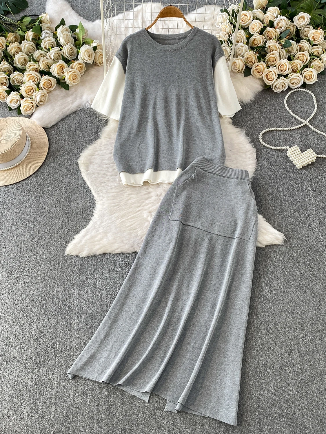 Fashionable Korean Style Loose Short Sleeve Knitted Set Women's Elegant Midi Skirt Two Piece Outfit Comfortable Breathable Su...
Fashionable Korean Style Loose Short Sleeve Knitted Set Women's Elegant Midi Skirt Two Piece Outfit Comfortable Breathable Su...