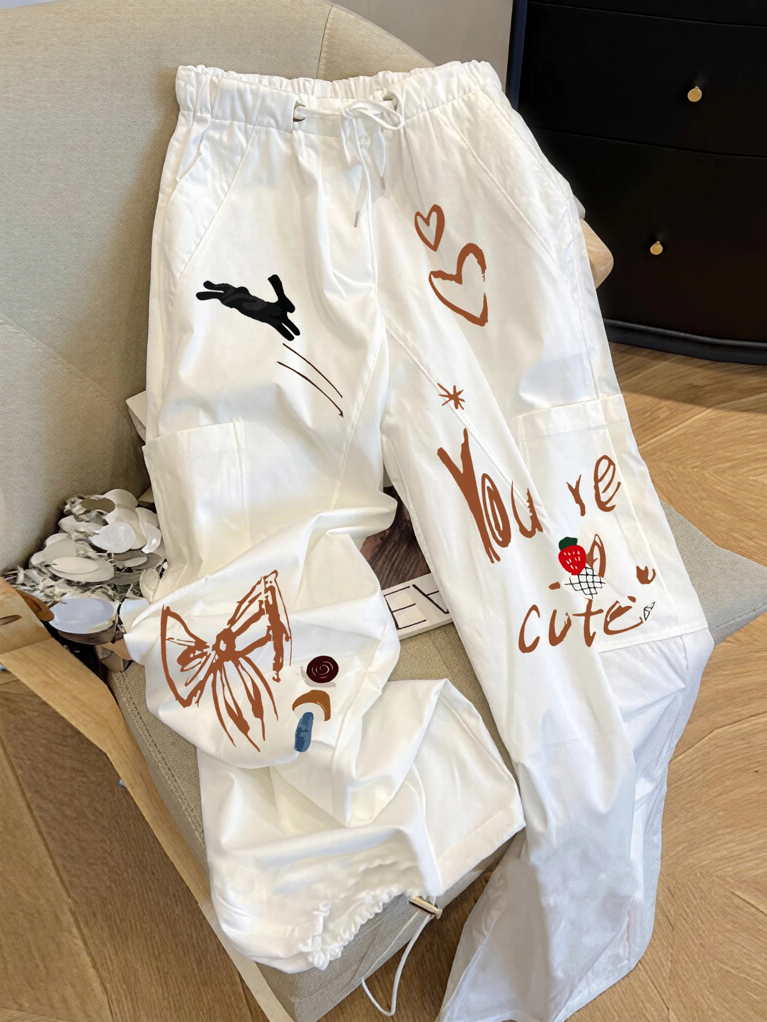 American Design Casual Pants Graffiti Print High Waist Men Women Summer Loose Workwear Trousers Straight Leg Elastic Waist
American Design Casual Pants Graffiti Print High Waist Men Women Summer Loose Workwear Trousers Straight Leg Elastic Waist