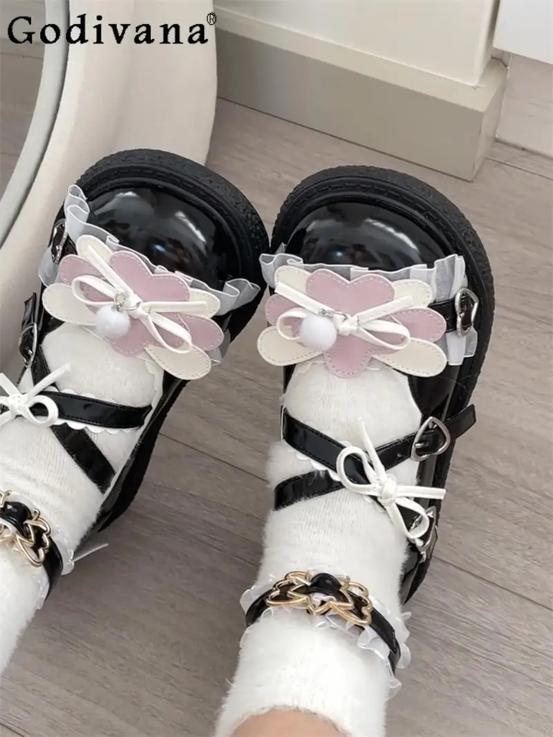 Sweet and Cute Lolita Kawaii Platform Shoes Fashion Bowknot Girls Single Shoe Princess Low Heel Summer Heels
Sweet and Cute Lolita Kawaii Platform Shoes Fashion Bowknot Girls Single Shoe Princess Low Heel Summer Heels