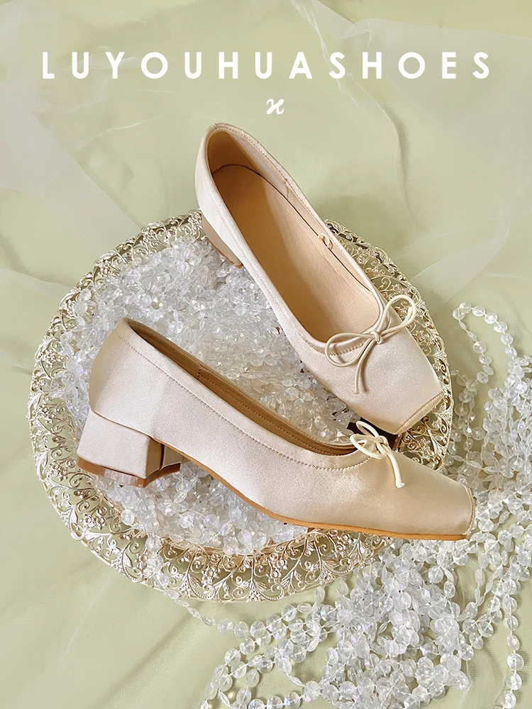 Genuine Leather Mary Jane Shoes for Women Fashionable Ballet Style Silk Satin Bow Fairy Wind Low Cut Shoes French Style Daily...
Genuine Leather Mary Jane Shoes for Women Fashionable Ballet Style Silk Satin Bow Fairy Wind Low Cut Shoes French Style Daily...