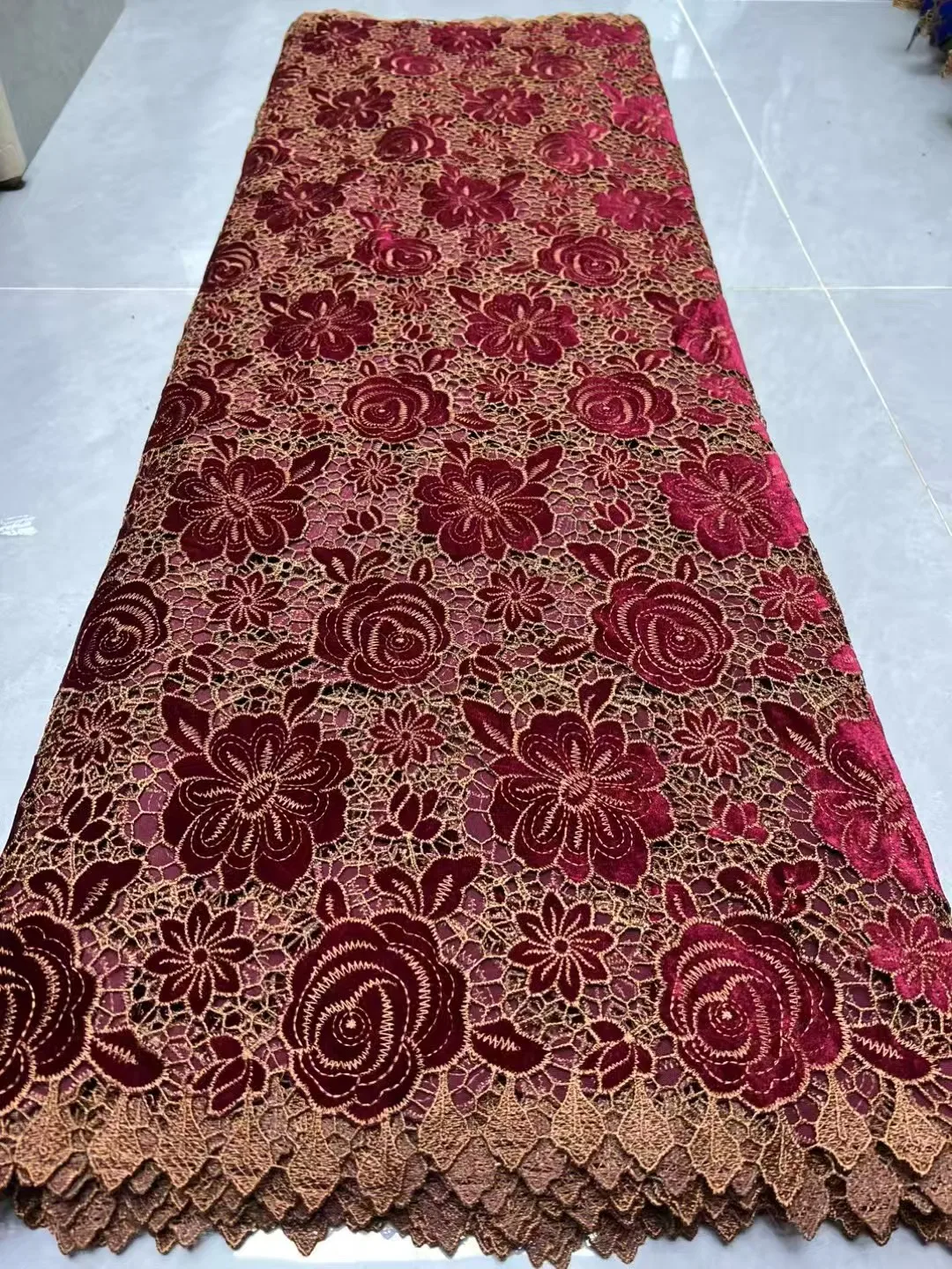 New African Velvet Lace Fabric With Sequins Big Beads 5 Yards Bridal French Tulle Wedding Luxury Beaded Lace For Evening Dress
New African Velvet Lace Fabric With Sequins Big Beads 5 Yards Bridal French Tulle Wedding Luxury Beaded Lace For Evening Dress