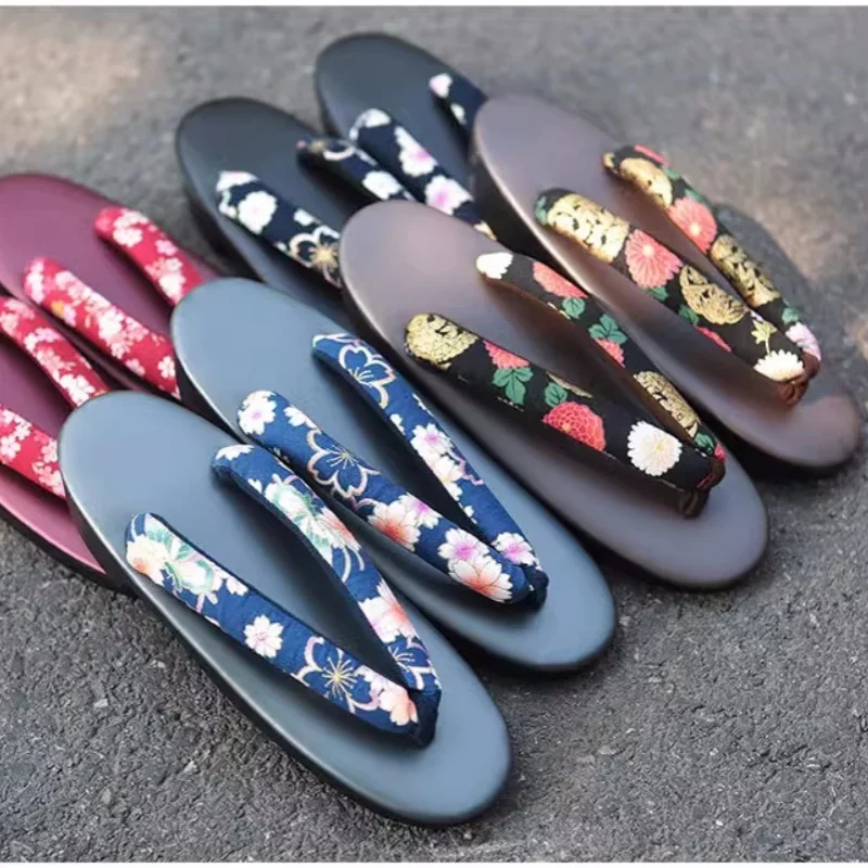 Women Traditional Geta Summer Flip Flops Cosplay Sandals Outdoor Clogs Kimono Shoes
Women Traditional Geta Summer Flip Flops Cosplay Sandals Outdoor Clogs Kimono Shoes