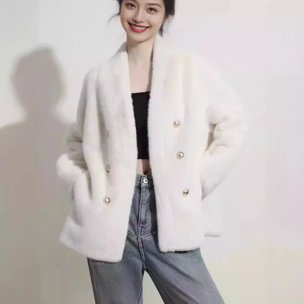 2024 autumn and winter new environmentally friendly fur imitation mink velvet women's double row medium long jacket, thickened
2024 autumn and winter new environmentally friendly fur imitation mink velvet women's double row medium long jacket, thickened
