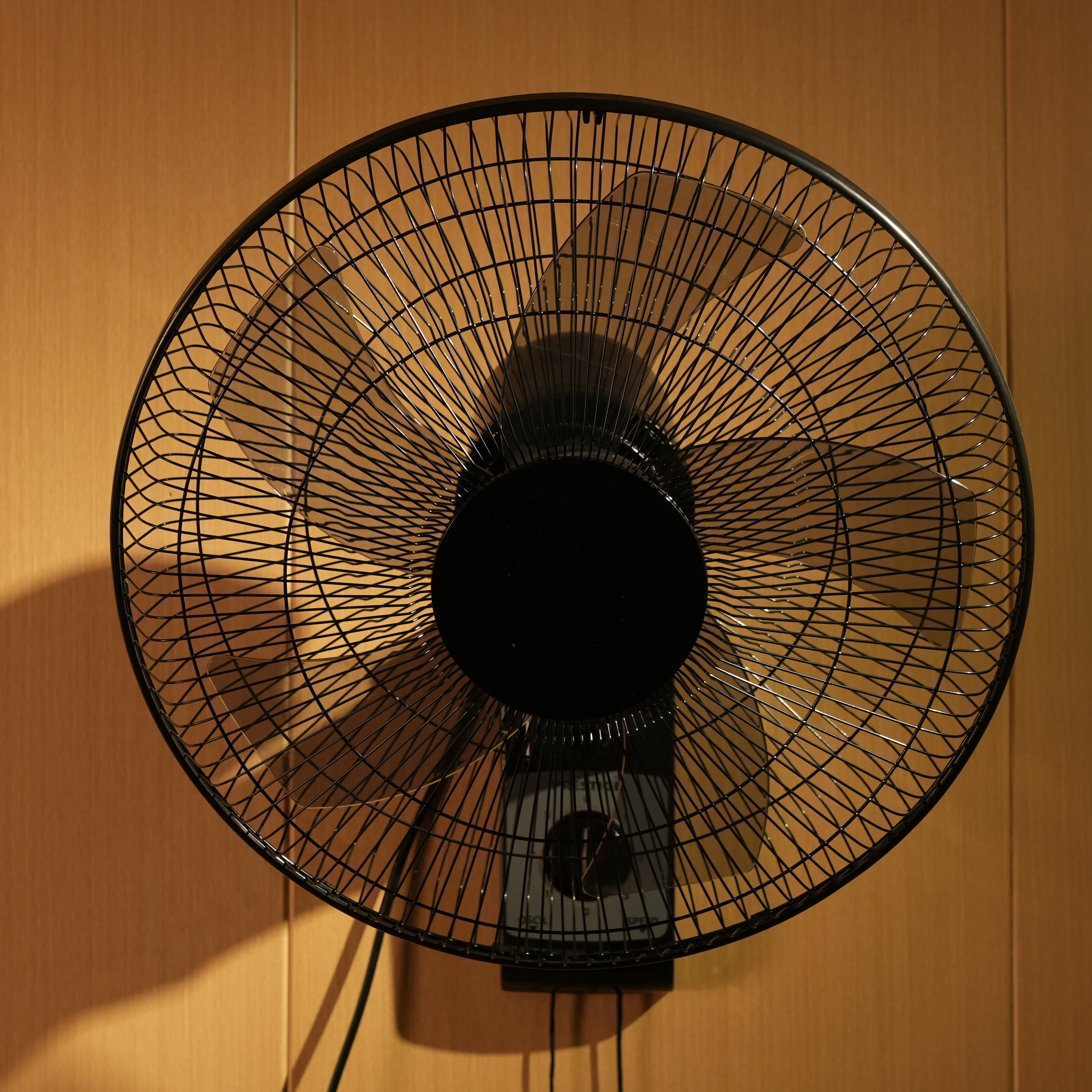 High-quality mechanical plastic wall-mounted electric fan, marked, swinging, high-speed bladeless, household, 1-year warranty
High-quality mechanical plastic wall-mounted electric fan, marked, swinging, high-speed bladeless, household, 1-year warranty