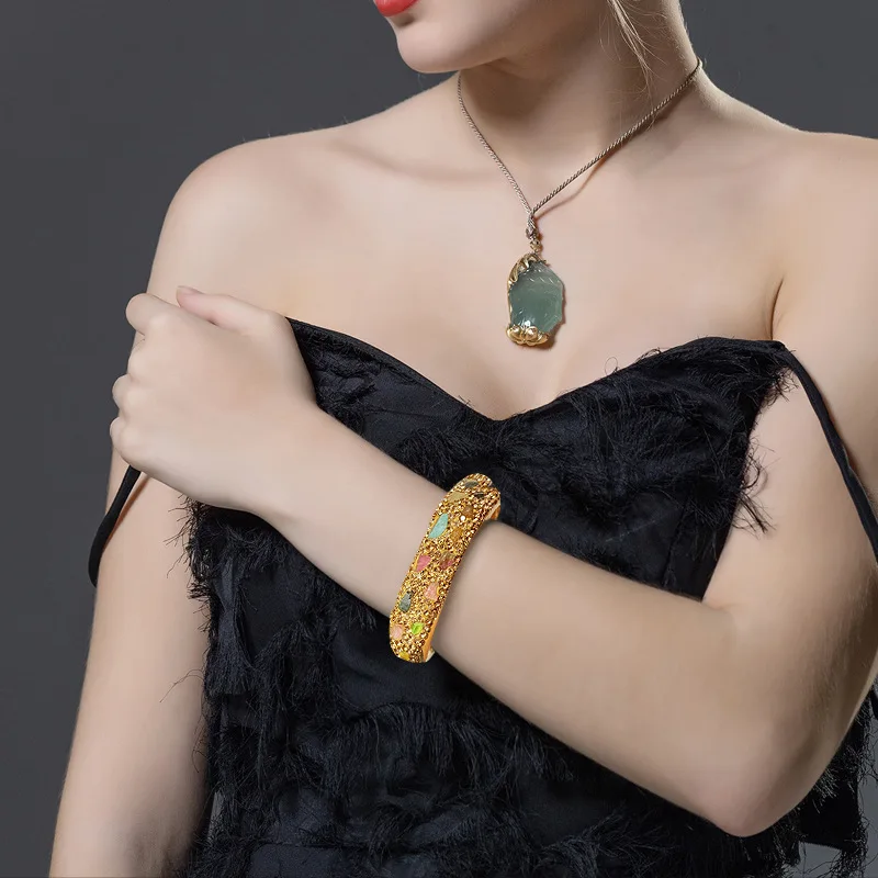 Copper plated 18K real gold mud inlaid colored tourmaline stone bracelet French fashion
Copper plated 18K real gold mud inlaid colored tourmaline stone bracelet French fashion