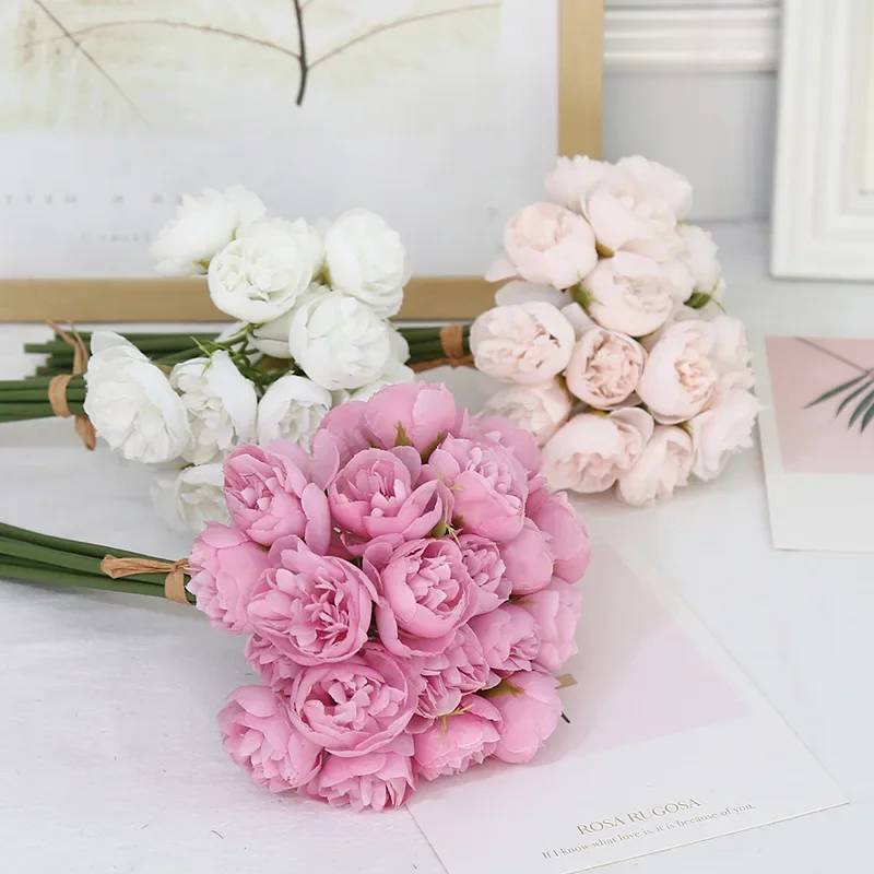 27 artificial roses are suitable for wedding and engagement decorations - perfect for Christmas, Halloween and Valentine's Day
27 artificial roses are suitable for wedding and engagement decorations - perfect for Christmas, Halloween and Valentine's Day
