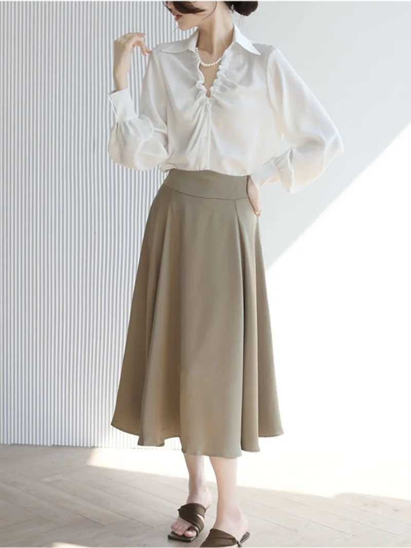 Pearls Satin Shirts Women White Folds Design V-neck Spring French Style Draped Elegant Commuting Temperament 3XL Loose Tops Ins
Pearls Satin Shirts Women White Folds Design V-neck Spring French Style Draped Elegant Commuting Temperament 3XL Loose Tops Ins