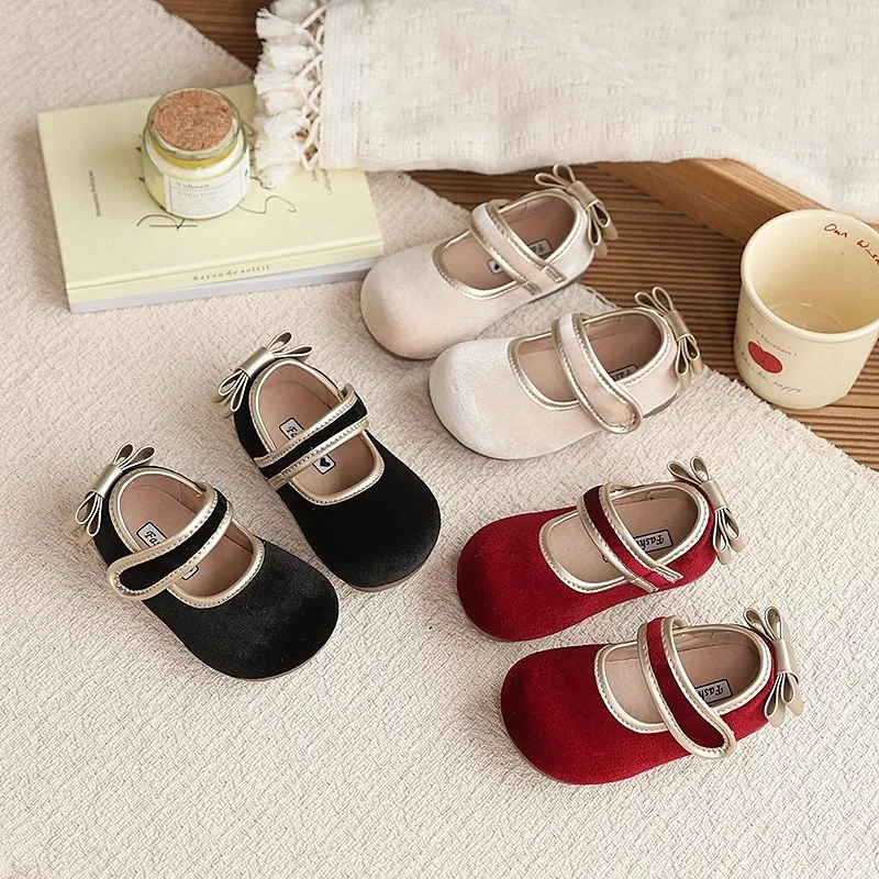 New Girl Dresses Casual Shoes Simple Fashion Children Leather Shoes Solid Color Spring Autumn Kids Princess Ballet Flat Shoes
New Girl Dresses Casual Shoes Simple Fashion Children Leather Shoes Solid Color Spring Autumn Kids Princess Ballet Flat Shoes