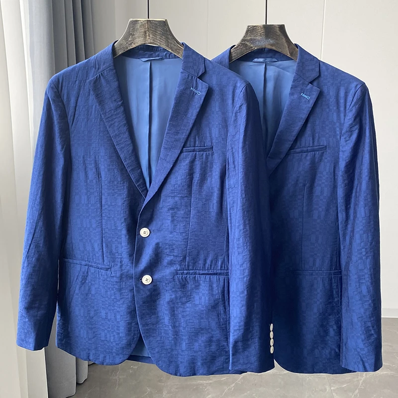 Мужской костюм из смесового шелка в стиле кэжуал: модный пиджак с плоским воротником на двух пуговицах, длинный рукав, приталенный крой, для повседневной носки весна-лето
Мужской костюм из смесового шелка в стиле кэжуал: модный пиджак с плоским воротником на двух пуговицах, длинный рукав, приталенный крой, для повседневной носки весна-лето