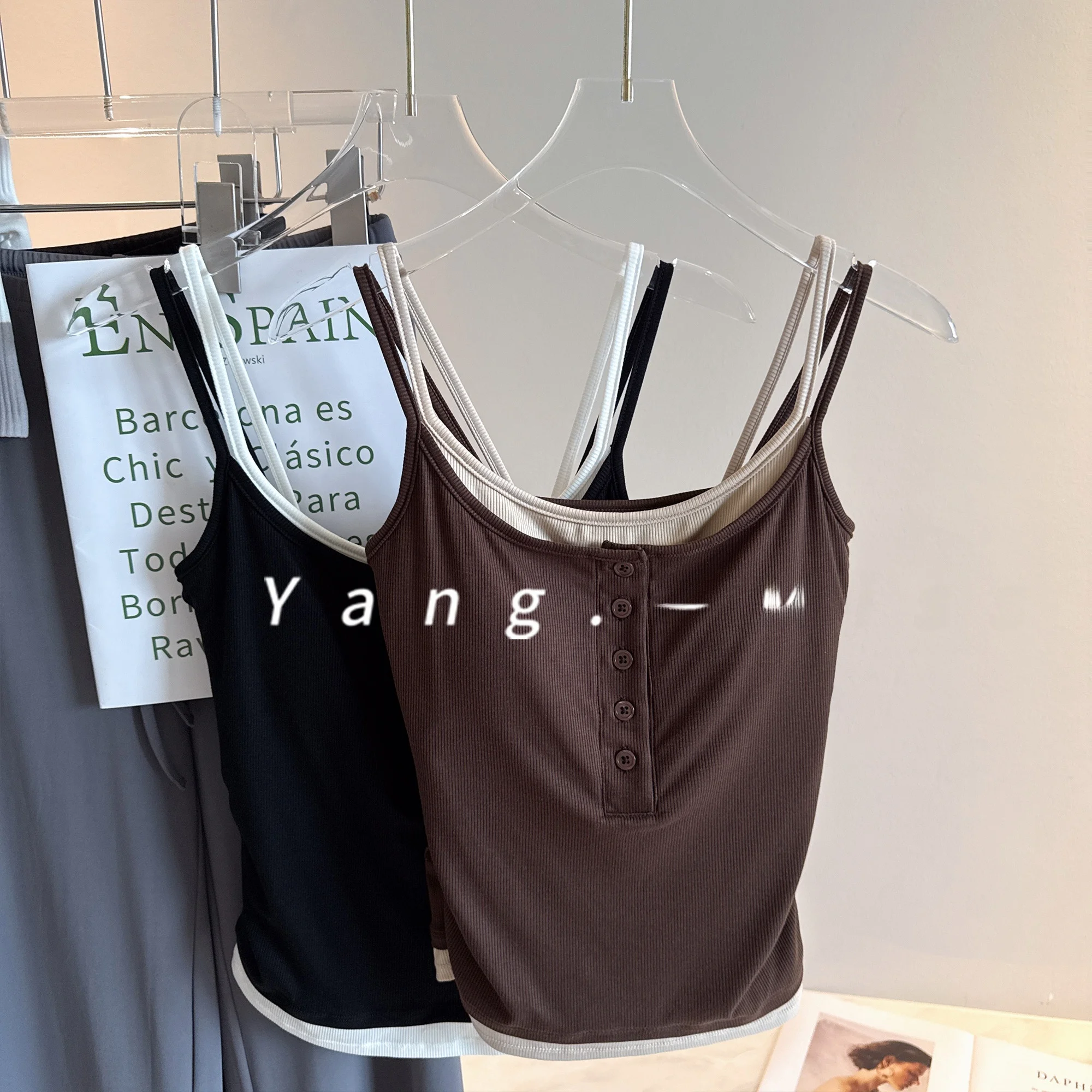 Женская майка для фитнеса и йоги, жилет с двойными бретелями, утягивающий дизайн, повседневная эластичная верхняя одежда на пуговицах Bal
Женская майка для фитнеса и йоги, жилет с двойными бретелями, утягивающий дизайн, повседневная эластичная верхняя одежда на пуговицах Bal