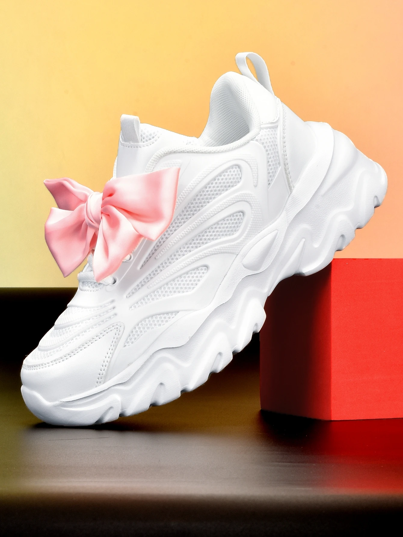Women's Thick-Soled Shoes with a 5cm Height Increase, White Vulcanized Shoes with a Sweet Girly Style, Decorated with Pink Bow Ties, Casual Sneakers for All Seasons, Mesh Breathable Upper, Soft Sole, Lightweight, Unique Design, Suitable for Students, Camp
Women's Thick-Soled Shoes with a 5cm Height Increase, White Vulcanized Shoes with a Sweet Girly Style, Decorated with Pink Bow Ties, Casual Sneakers for All Seasons, Mesh Breathable Upper, Soft Sole, Lightweight, Unique Design, Suitable for Students, Camp