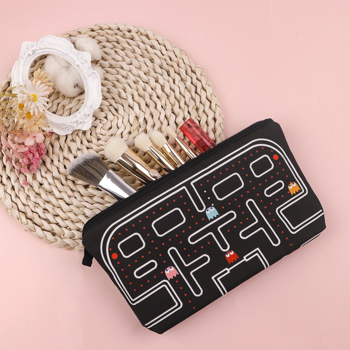 Retro Pixel Game Pattern Cosmetic Brush Bags Case Women Printed Portable Travel Storage Pouch Lipstick Bag Makeup Case Bag
Retro Pixel Game Pattern Cosmetic Brush Bags Case Women Printed Portable Travel Storage Pouch Lipstick Bag Makeup Case Bag