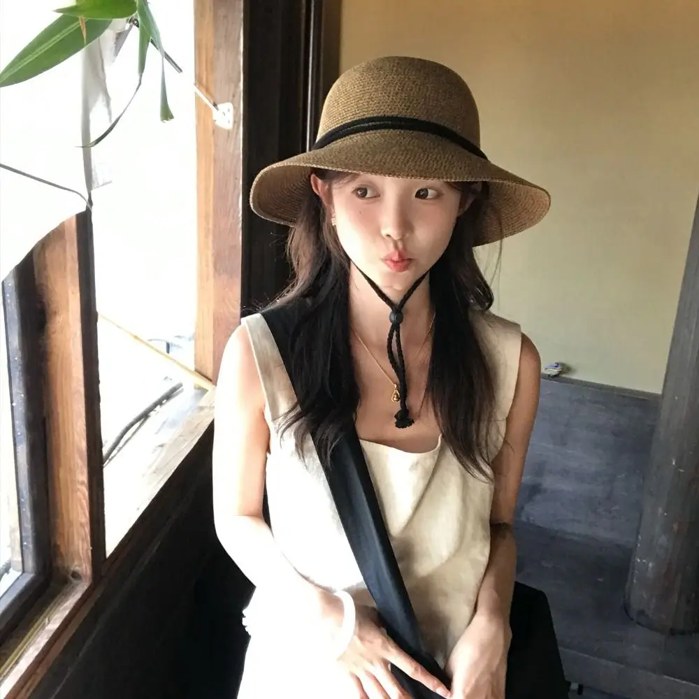Vintage Summer Straw Bucket Hat Foldable Wide Brim Women's Straw Hat Sunscreen Beach Visor Cap Travel
Vintage Summer Straw Bucket Hat Foldable Wide Brim Women's Straw Hat Sunscreen Beach Visor Cap Travel