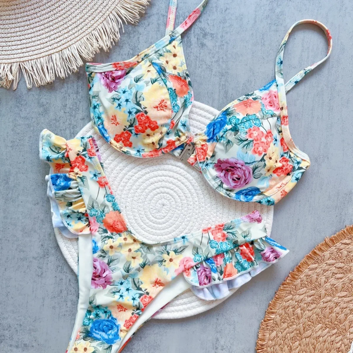 Flowers Printed Brazilian Underwired Bikini Female Swimsuit Women Swimwear Two-pieces Bikini Set Bather Bathing Suit Swim
Flowers Printed Brazilian Underwired Bikini Female Swimsuit Women Swimwear Two-pieces Bikini Set Bather Bathing Suit Swim