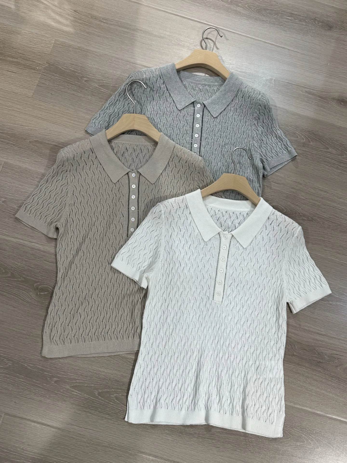 BC Italian Style Silk Wool Neck Short Sleeve Knitted Casual Top Women's Loose Fit Daily Wear Fashion Simple Versatile
BC Italian Style Silk Wool Neck Short Sleeve Knitted Casual Top Women's Loose Fit Daily Wear Fashion Simple Versatile
