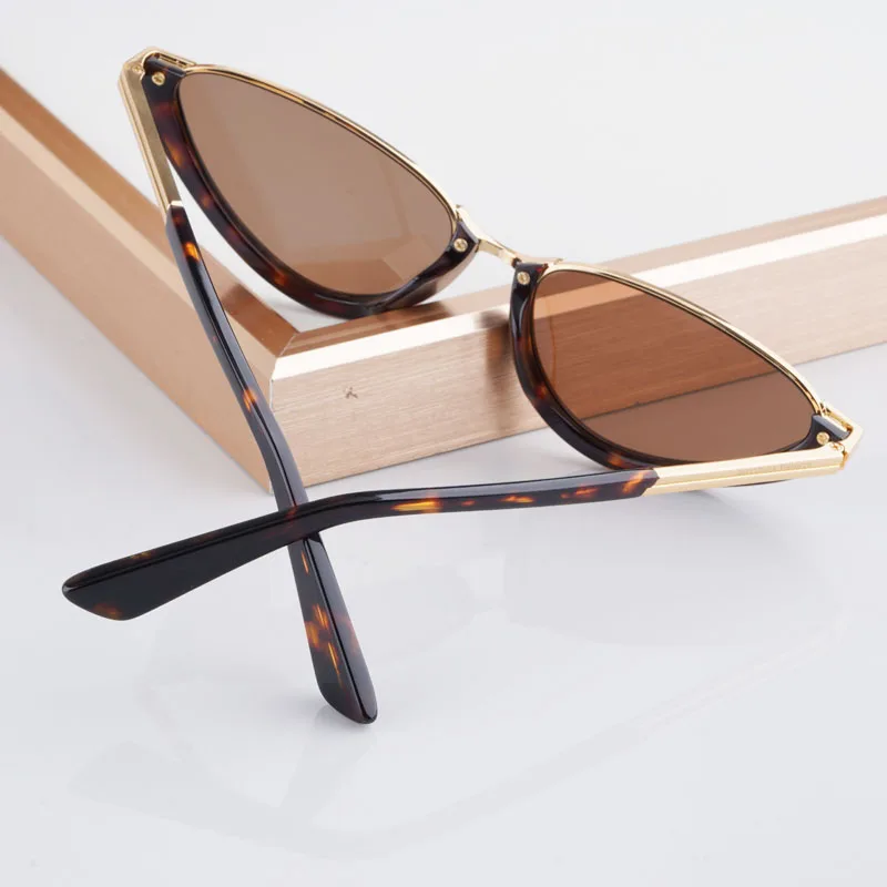 1346 Cat Eye Women's Sunglasses Alloy Acetate High Quality Classical UV400 Gafas with Case Gold Tortoise Design Fashion Luxury
1346 Cat Eye Women's Sunglasses Alloy Acetate High Quality Classical UV400 Gafas with Case Gold Tortoise Design Fashion Luxury
