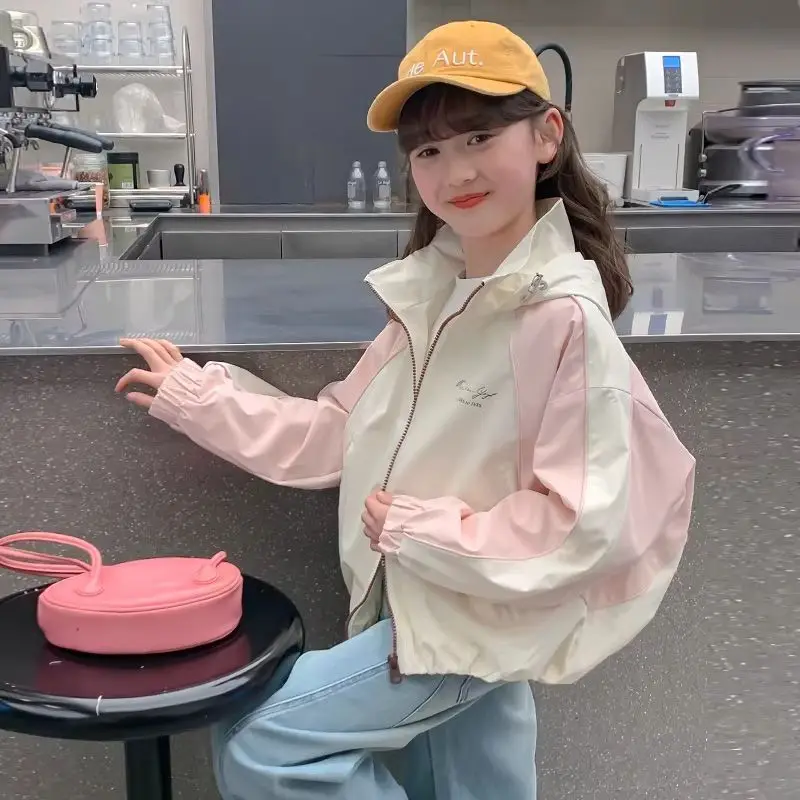Teen Girls' Jacket Spring and Autumn New Style Children's Stylish Stormtrooper Coat Little Girls' Hooded Zipper Coat
Teen Girls' Jacket Spring and Autumn New Style Children's Stylish Stormtrooper Coat Little Girls' Hooded Zipper Coat