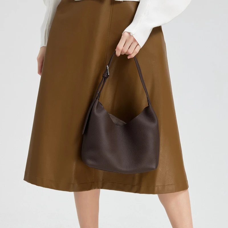 2026 Новая женская минималистичная непринужденная стильная сумка через плечо из натуральной кожи, большая вместительная сумка для подмышек для ежедневных поездок на работу
2026 Новая женская минималистичная непринужденная стильная сумка через плечо из натуральной кожи, большая вместительная сумка для подмышек для ежедневных поездок на работу