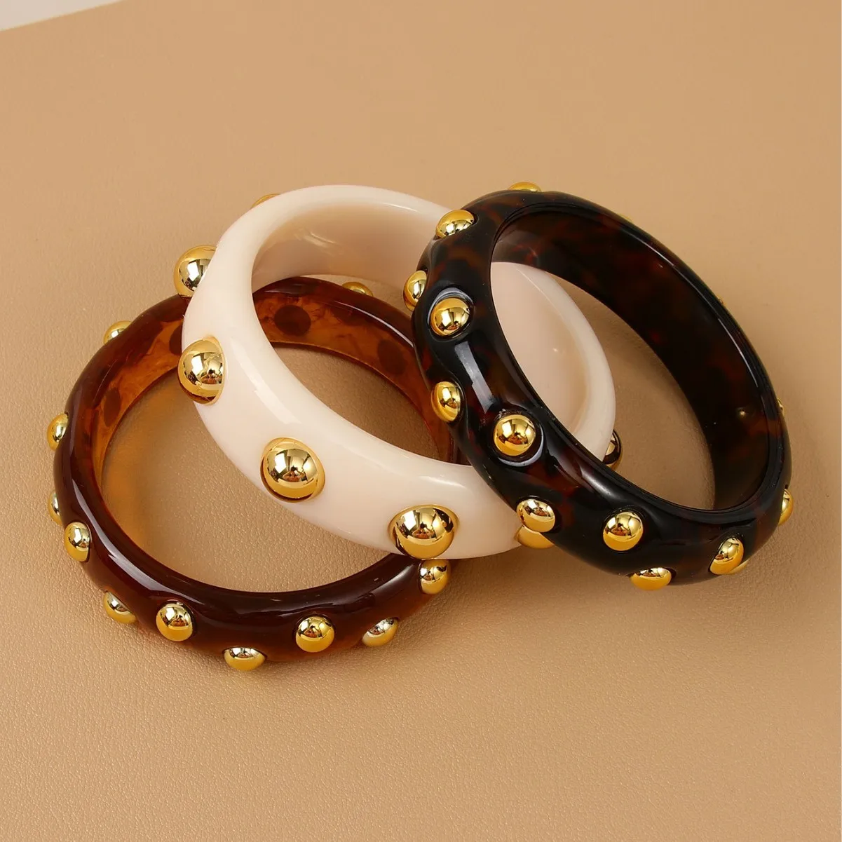 Punk Geometric Colorful Acrylic Resin Wide Bangles for Women Vintage Fashion Metal point Bangle Designer Jewelry
Punk Geometric Colorful Acrylic Resin Wide Bangles for Women Vintage Fashion Metal point Bangle Designer Jewelry