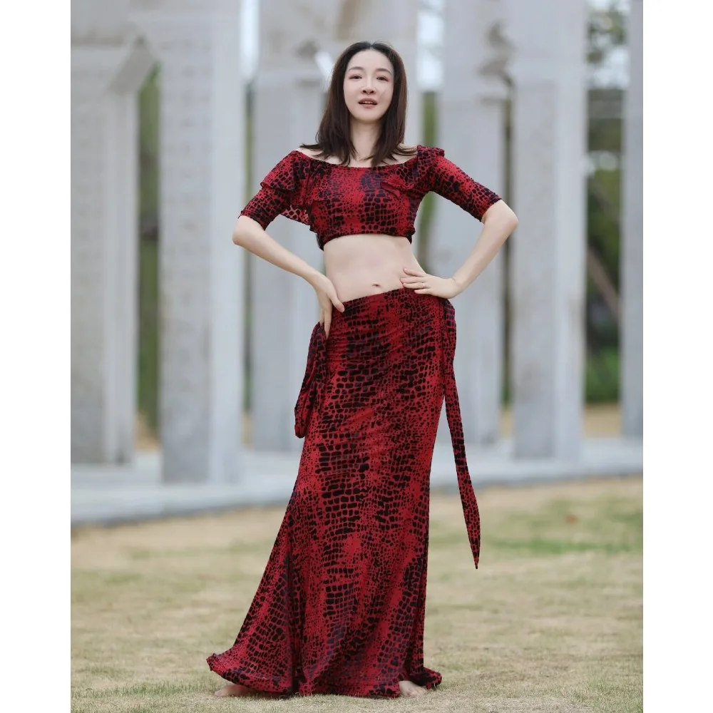 Women Luxury Belly Dance Oriental Dance Costume Set, Stylish Top With Mermaid Skirt, Stage Performance Outfit For Dance Practice
Women Luxury Belly Dance Oriental Dance Costume Set, Stylish Top With Mermaid Skirt, Stage Performance Outfit For Dance Practice