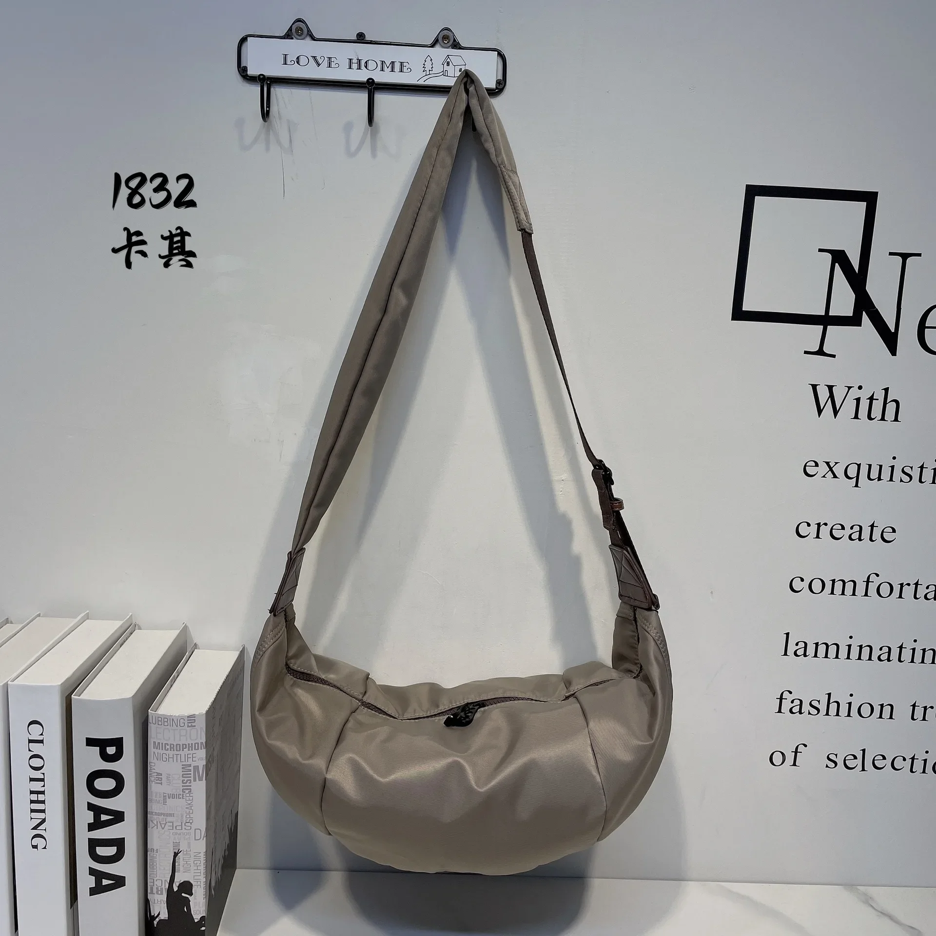 Fashion High Quality Nylon Waterproof Chest Bags For Men Fanny Pack Pocket Women Casual Sports Shoulder Handbag Lady
Fashion High Quality Nylon Waterproof Chest Bags For Men Fanny Pack Pocket Women Casual Sports Shoulder Handbag Lady