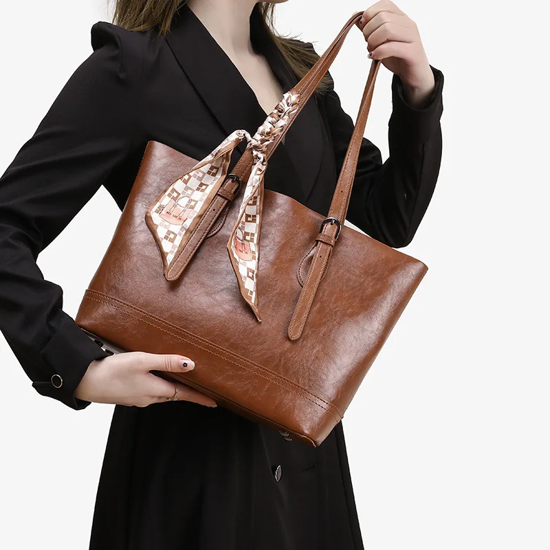 Women's Bag Vintage Large Capacity Crossbody Bag Shoulder Bag Solid Color Underarm Tote Handbag
Women's Bag Vintage Large Capacity Crossbody Bag Shoulder Bag Solid Color Underarm Tote Handbag