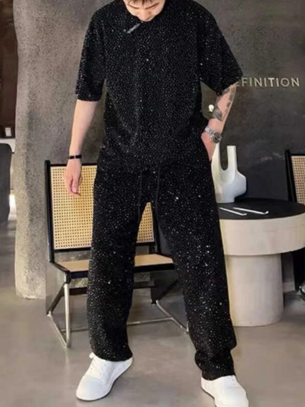 Summer Loose Men's Faion Set with Rhinestones ort Sve Pants Two-Piece Set Trendy And Versatile for Youngsters
Summer Loose Men's Faion Set with Rhinestones ort Sve Pants Two-Piece Set Trendy And Versatile for Youngsters