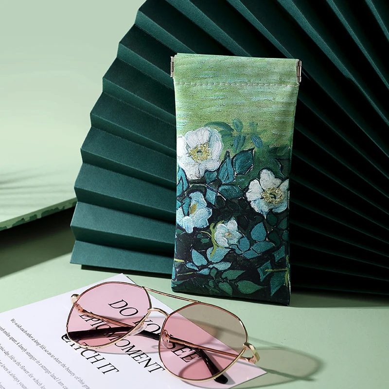 Fashion women's portable printed glasses storage bag Travel sunglasses Sunglasses portable shrapnel automatic closure storage bo
Fashion women's portable printed glasses storage bag Travel sunglasses Sunglasses portable shrapnel automatic closure storage bo