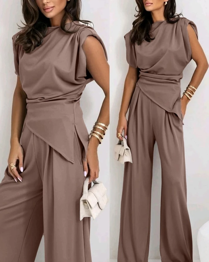 Women's 2-piece asymmetrical sleeveless pleated top and casual elastic waist wide leg pants set for spring and summer new styles
Women's 2-piece asymmetrical sleeveless pleated top and casual elastic waist wide leg pants set for spring and summer new styles