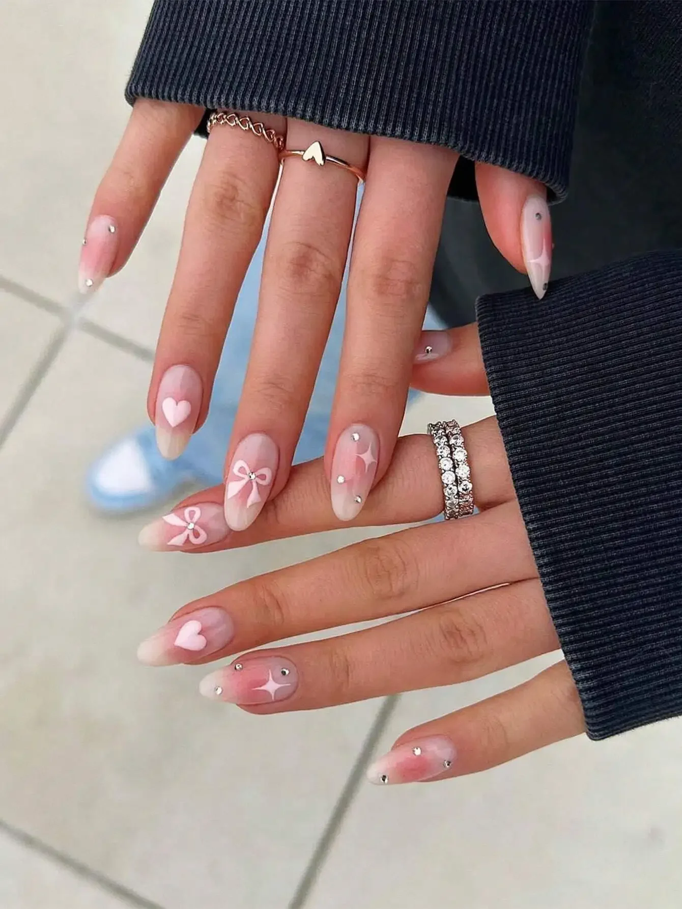 24Pcs Medium Almond Holographic Press On Nails Y2K White Pink 3D Diamond French Fake Nails for Daily Festival Salon Gift
24Pcs Medium Almond Holographic Press On Nails Y2K White Pink 3D Diamond French Fake Nails for Daily Festival Salon Gift