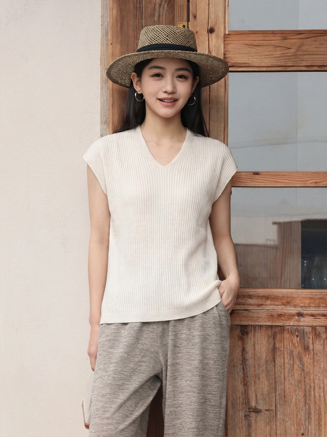 Women's V-Neck Short Sleeve T-Shirt Knitted Silk Casual Summer Stripe Vest Top Breathable Comfortable Chinese Brand Fashion
Women's V-Neck Short Sleeve T-Shirt Knitted Silk Casual Summer Stripe Vest Top Breathable Comfortable Chinese Brand Fashion