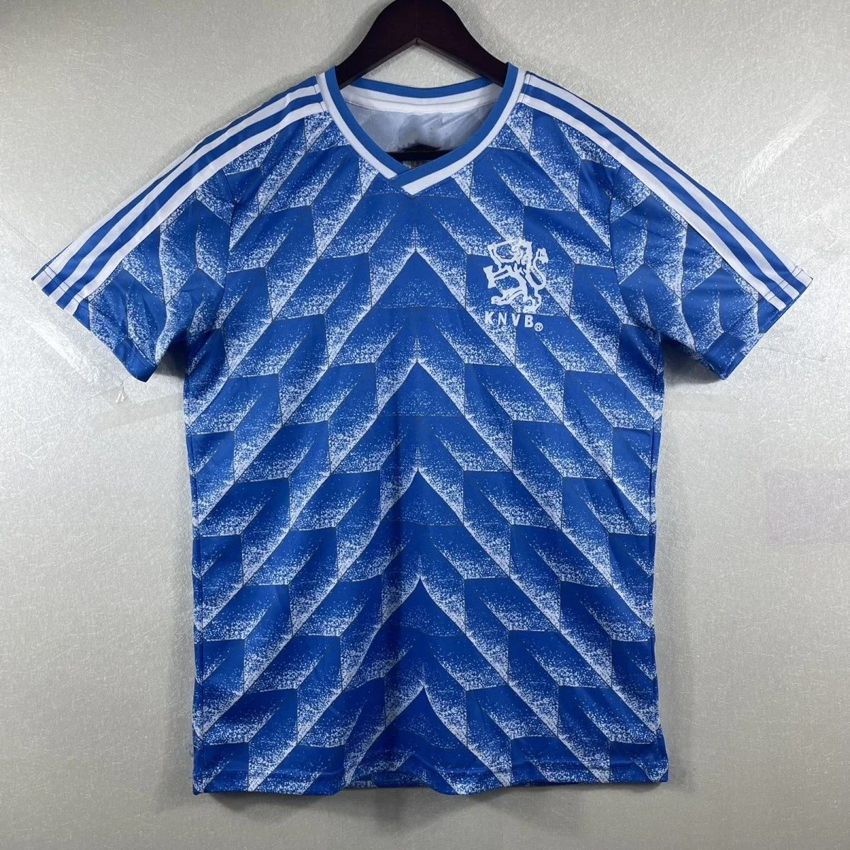 Retro Football Jersey 1988 Dutch Three Musketeers Retro Home and Away Jersey Rijkaard Van Basten Gullit Milan Short Sleeved moto
Retro Football Jersey 1988 Dutch Three Musketeers Retro Home and Away Jersey Rijkaard Van Basten Gullit Milan Short Sleeved moto