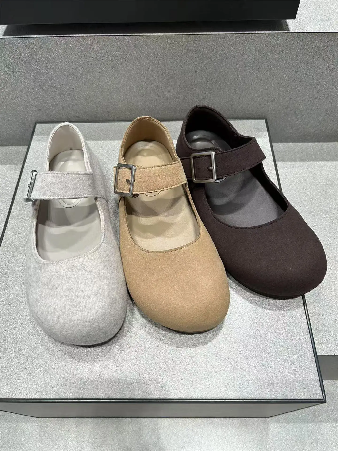 Fashion Round Head Women Shoes Outdoor Soft Sole Mary Janes Cover Heel Flats Summer Buckle Strap Zapatos Mujer
Fashion Round Head Women Shoes Outdoor Soft Sole Mary Janes Cover Heel Flats Summer Buckle Strap Zapatos Mujer