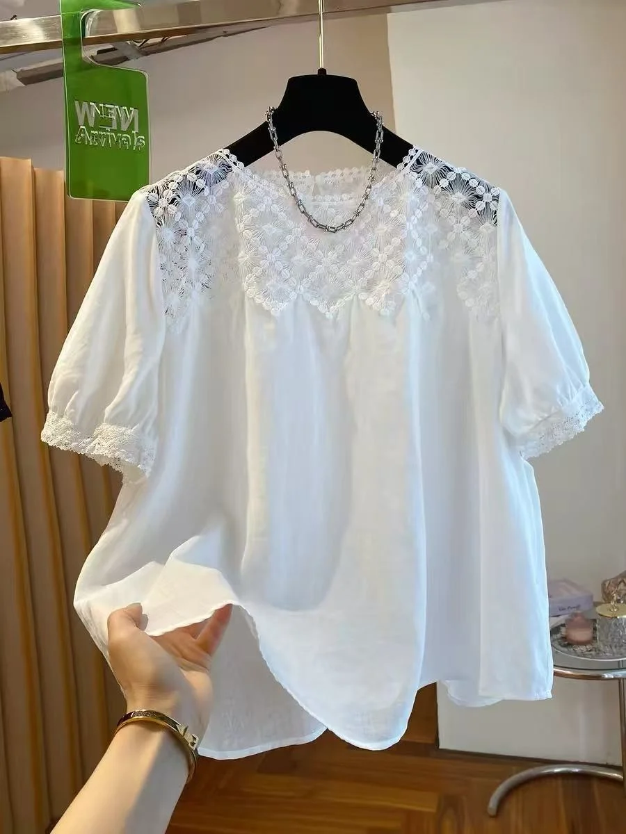 Elegant Lace Splicing Hollow out Short Sleeve Women's Shirt Lightweight Breathable Fashionable Summer Top Design Sense
Elegant Lace Splicing Hollow out Short Sleeve Women's Shirt Lightweight Breathable Fashionable Summer Top Design Sense