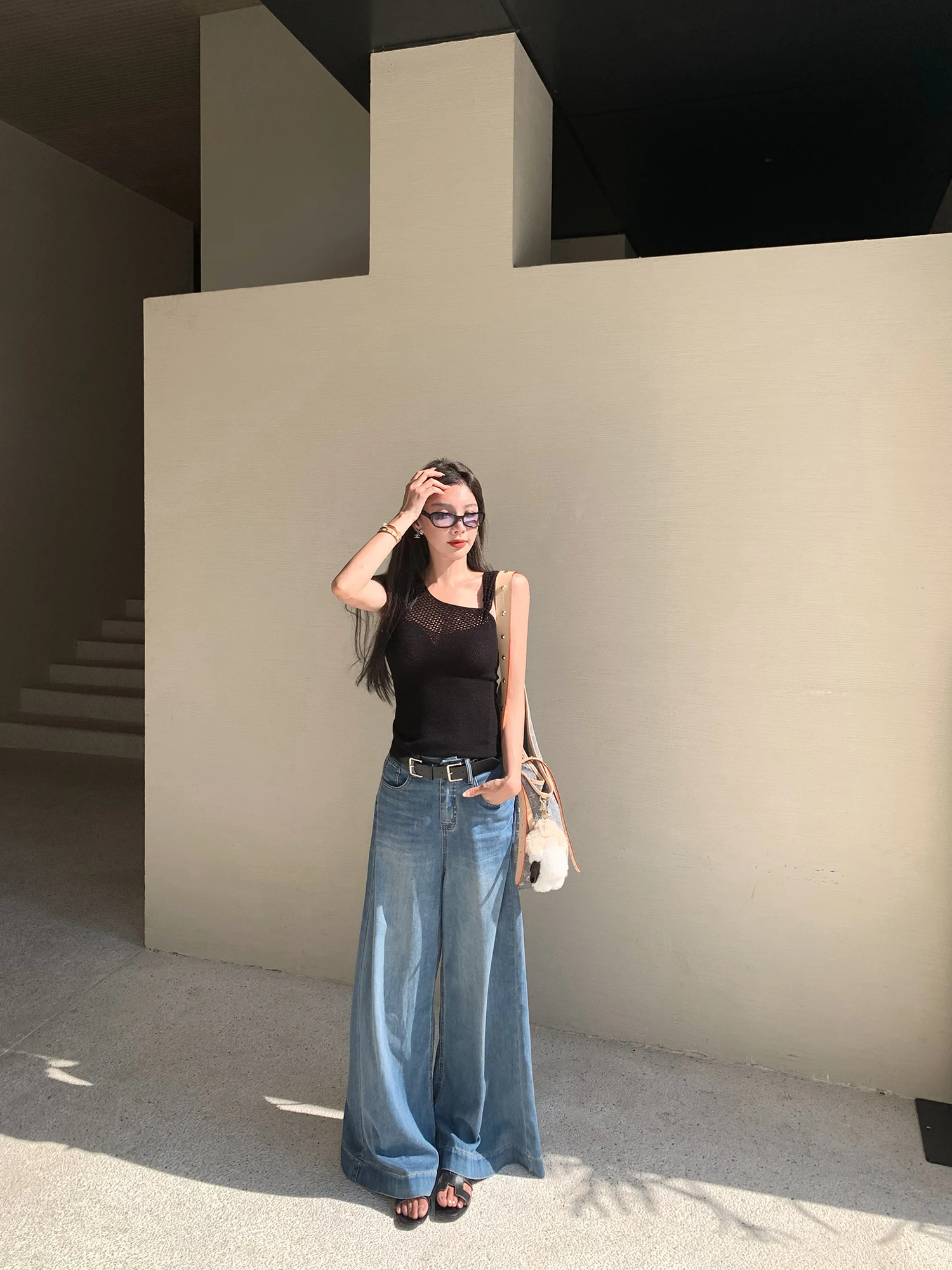 Джинсы iwei Qian Airy с широкими штанинами, тонкие, шелковистые, повседневные, с высокой талией, на молнии, свободного кроя, летние, женские, модные, универсальные
Джинсы iwei Qian Airy с широкими штанинами, тонкие, шелковистые, повседневные, с высокой талией, на молнии, свободного кроя, летние, женские, модные, универсальные