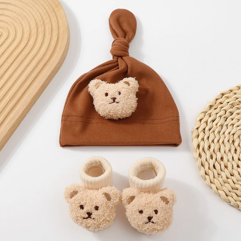 2 шт., шапка для новорожденных с мультяшным медведем, комплект теплых носков для младенцев, вязаная хлопковая шапка для мальчиков и девочек, детские шапочки, милая детская шапка, детские аксессуары
2 шт., шапка для новорожденных с мультяшным медведем, комплект теплых носков для младенцев, вязаная хлопковая шапка для мальчиков и девочек, детские шапочки, милая детская шапка, детские аксессуары
