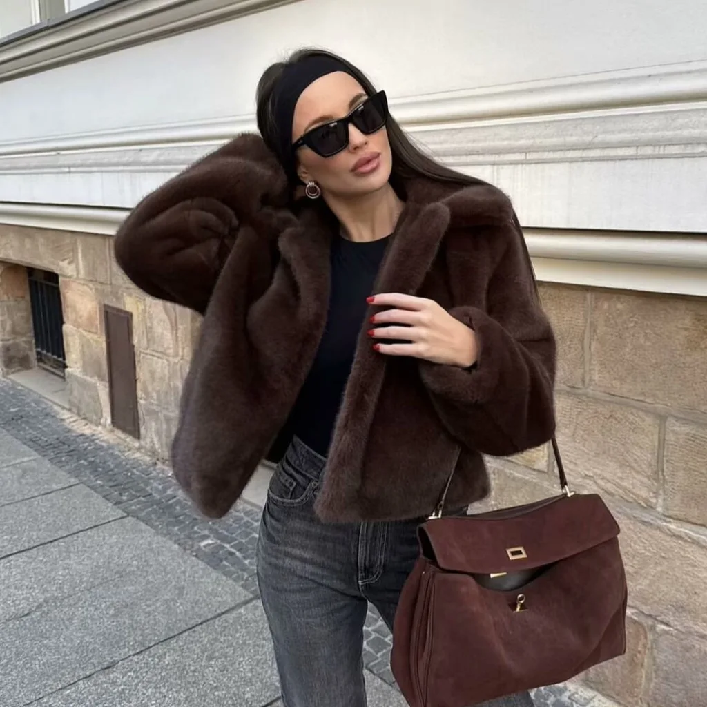 Fashionable Long Sleeve Faux Fur Effect Coat Collar Winter New Arrival Women's Loose Fit Thickened Woolen Outerwear B88792
Fashionable Long Sleeve Faux Fur Effect Coat Collar Winter New Arrival Women's Loose Fit Thickened Woolen Outerwear B88792