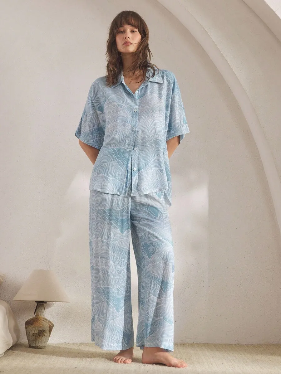 Womens Light Blue Striped Print Lapel Short Sleeve Pajama Set Comfortable Sleepwear
Womens Light Blue Striped Print Lapel Short Sleeve Pajama Set Comfortable Sleepwear