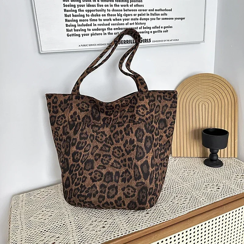 Single Shoulder Bag for Women, Large Capacity 2024 New Autumn and Winter Casual Versatile Work Commuting Сумка.
Single Shoulder Bag for Women, Large Capacity 2024 New Autumn and Winter Casual Versatile Work Commuting Сумка.