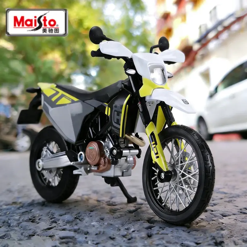 Maisto 1:12 Husqvarna 701 SuperMoto Alloy Sports Motorcycle Model Dieacst Track Racing Motorcycle Model Simulation Kids Toy Gift
Maisto 1:12 Husqvarna 701 SuperMoto Alloy Sports Motorcycle Model Dieacst Track Racing Motorcycle Model Simulation Kids Toy Gift