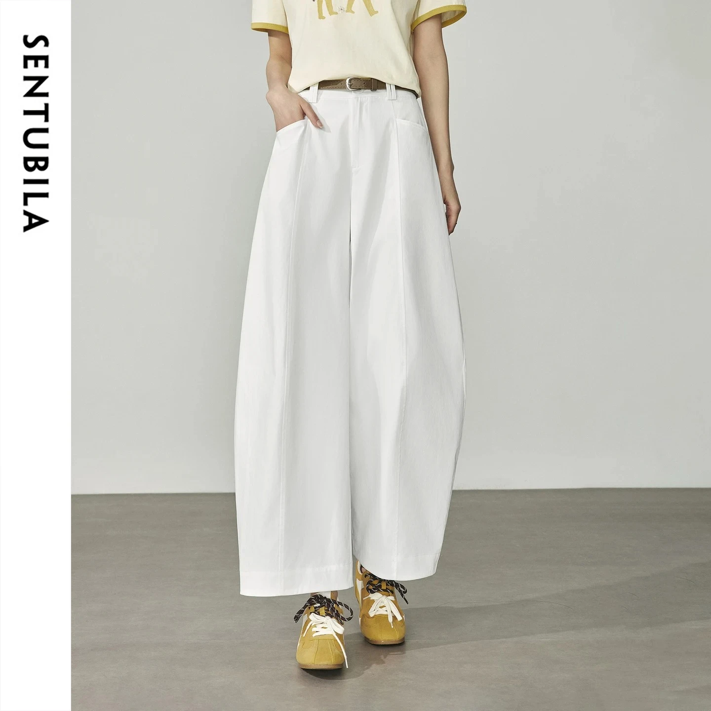 SENTUBILA Minimalist Office High-Waist Cropped Wide Leg Pant 2026 Summer White Casual Loose Sickle Pant Women's Bottom 162KN7222
SENTUBILA Minimalist Office High-Waist Cropped Wide Leg Pant 2026 Summer White Casual Loose Sickle Pant Women's Bottom 162KN7222