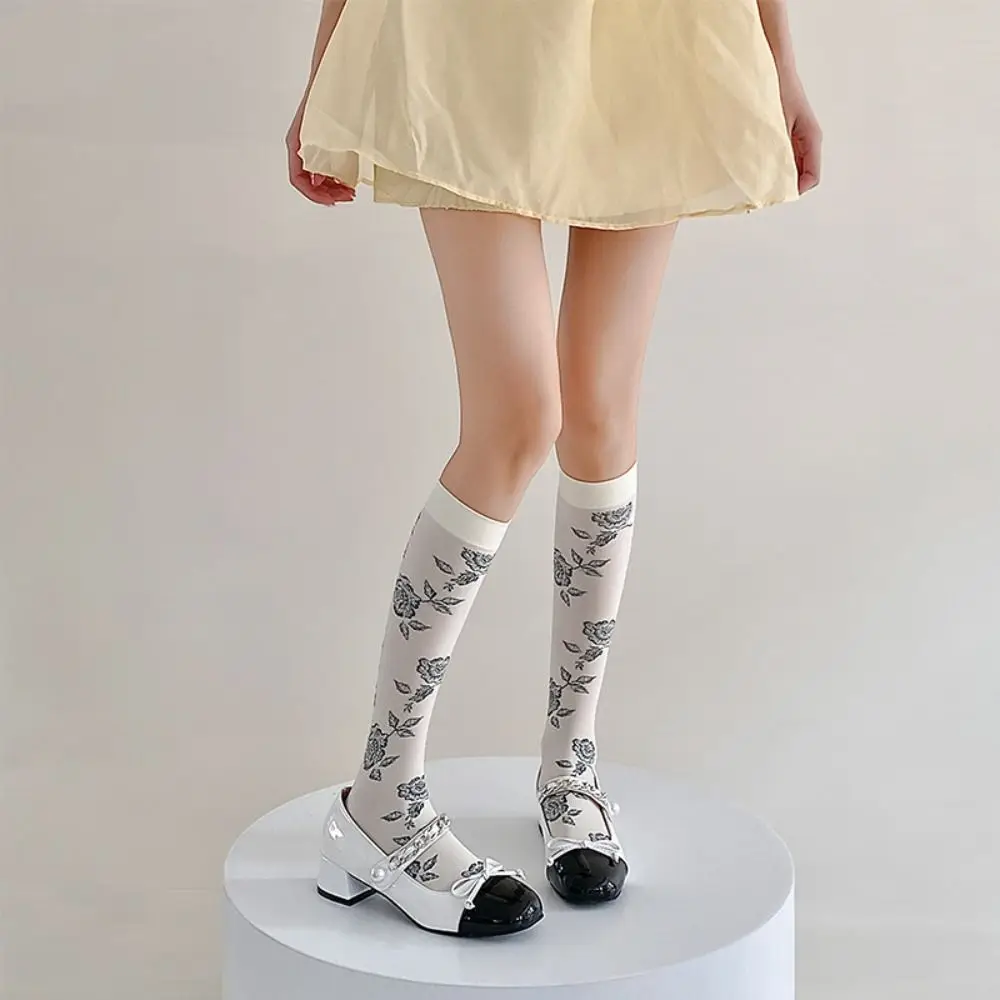 2Pairs Ultra-thin Retro Rose Stockings Lolita JK Harajuku Mid Tube Long Socks Korean Style Streetwear Sweet Flower Stockings
2Pairs Ultra-thin Retro Rose Stockings Lolita JK Harajuku Mid Tube Long Socks Korean Style Streetwear Sweet Flower Stockings