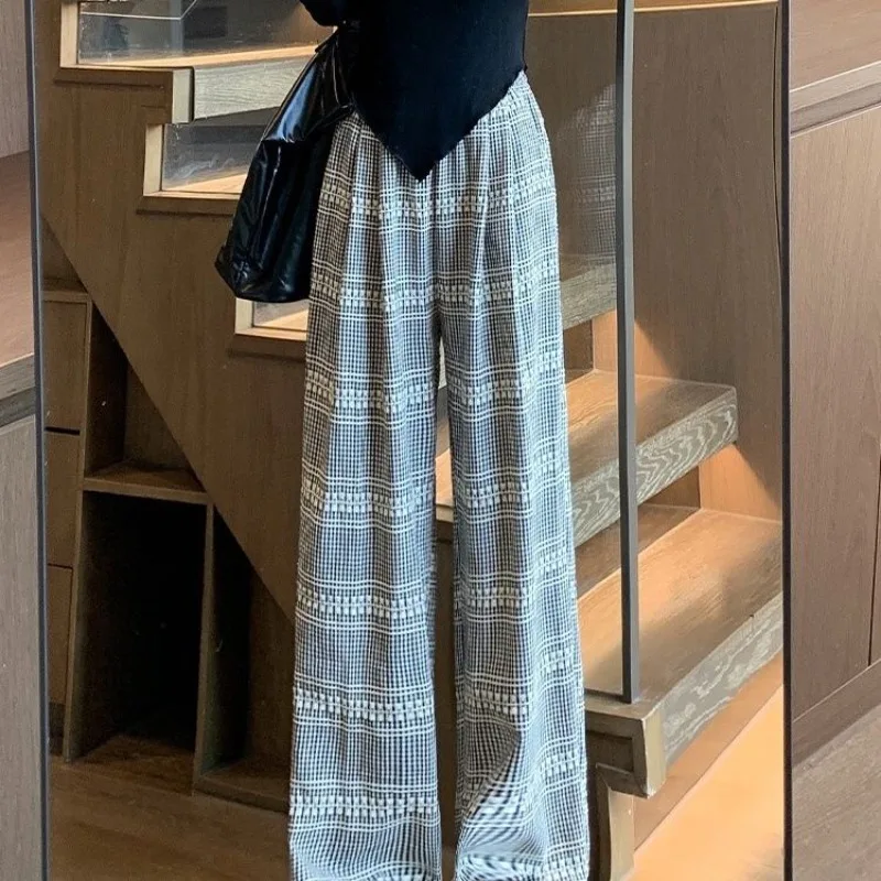 Autumn women clothes Korean trend fashionable Loose Plaid temperament All-match loose waist Trousers wide leg Elastic waist
Autumn women clothes Korean trend fashionable Loose Plaid temperament All-match loose waist Trousers wide leg Elastic waist
